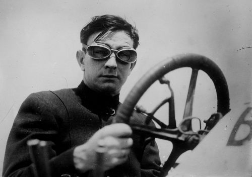 race car driver man 1910