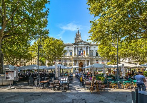 avignon palace cafe