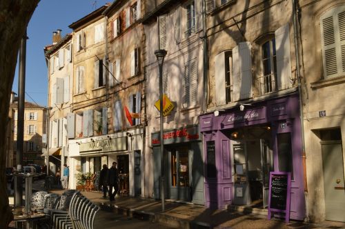 avignon france architecture