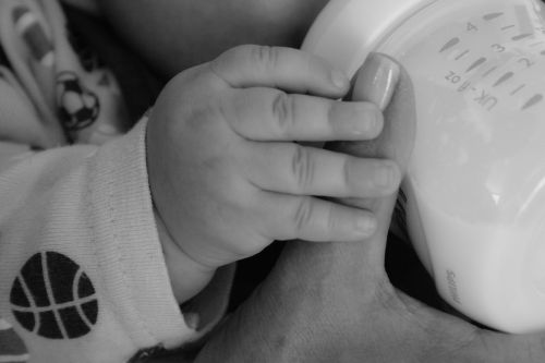 babies hands lactation