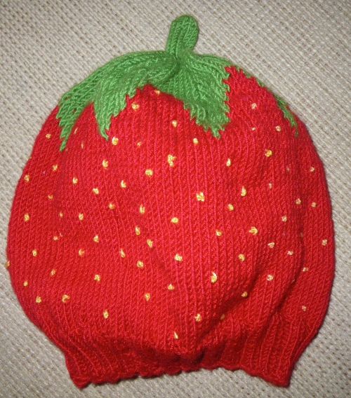 baby erstlingsmütze strawberry hat homemade