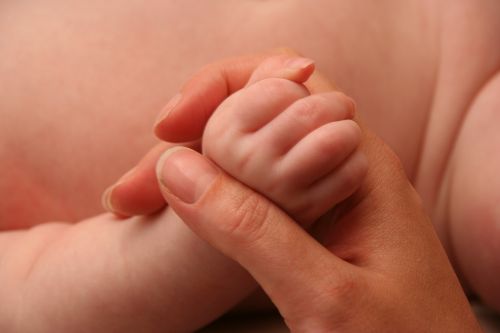 baby hand birth