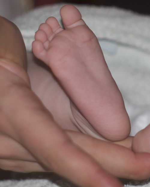 baby foot motherhood hand
