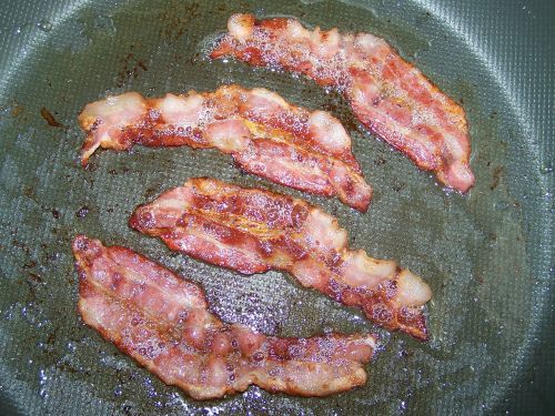bacon bruzeln slices of ham