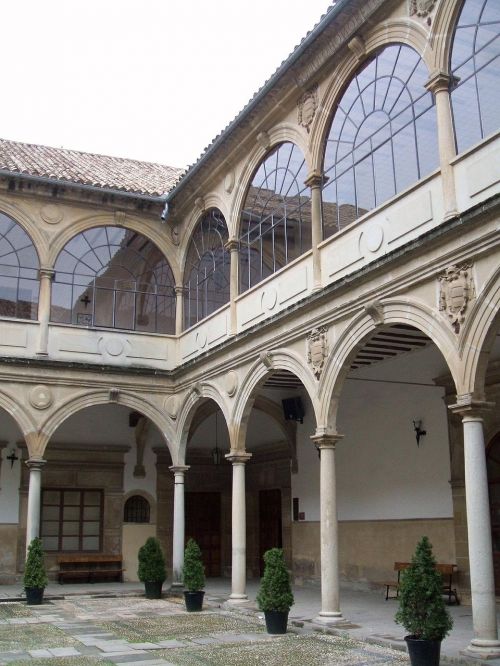 baeza university patio