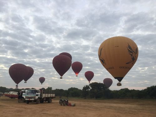 bagan balloon temple