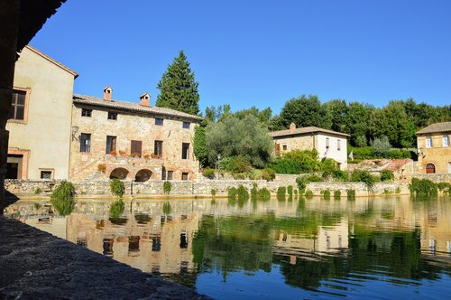 bagno vignoni  tuscany  val d'orcia