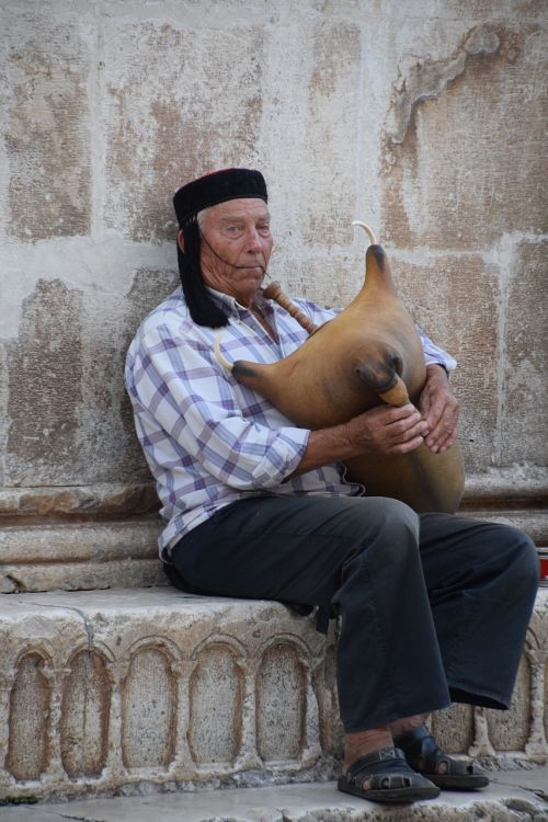 bagpipe man croatia