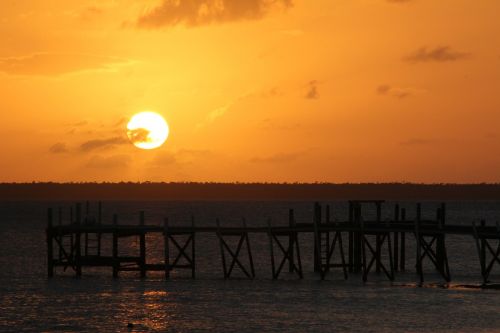 bahamas sunset pier
