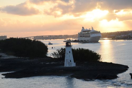 bahamas travel ship