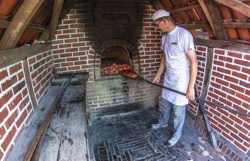 baker  wood burning stove  oven