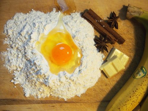 baking flour egg