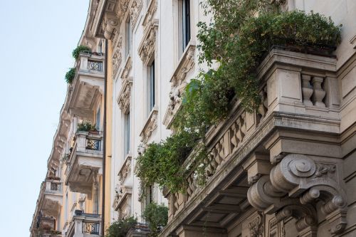 balcony milan facade
