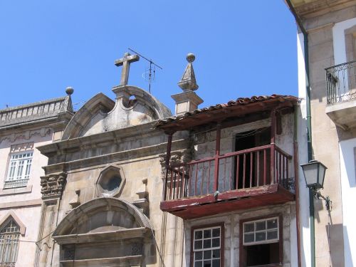 balcony house facade