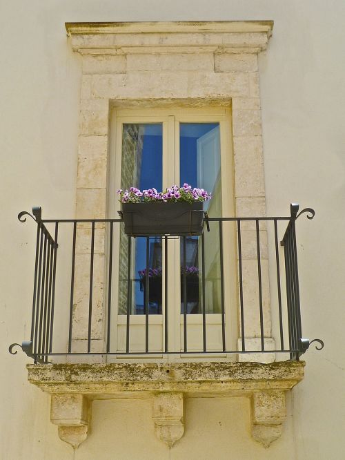 balcony flowers decoration