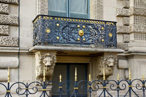 balcony renaissance revival