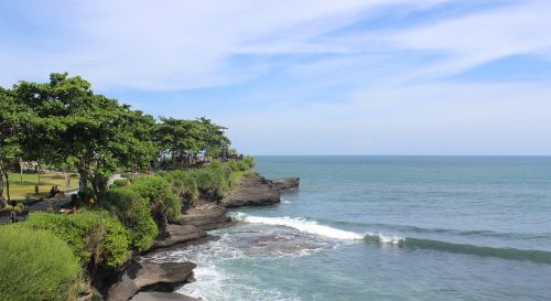 bali tanah lot temple