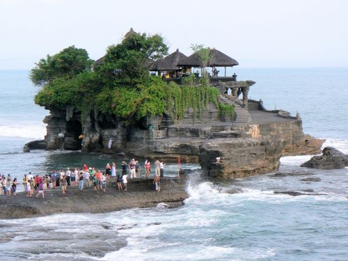 bali temple tanah lot