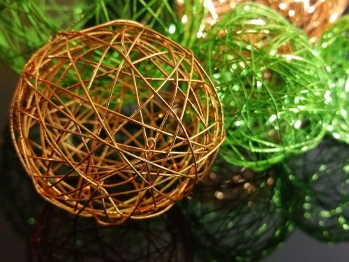 ball wire green