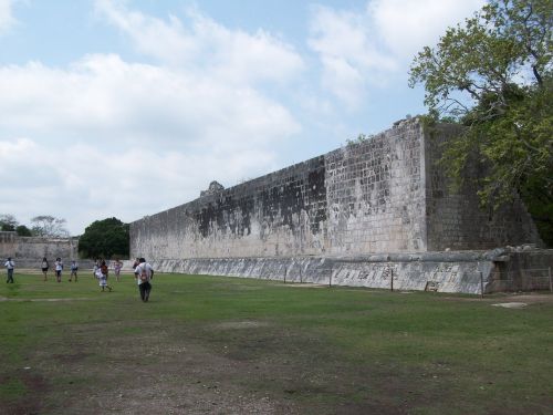 ball court mexico chichen itza