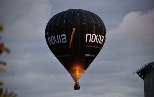 balloon novia sky