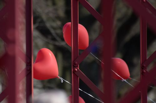 balloon romance heart shape