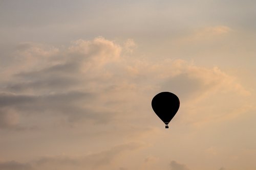 balloon  hot air balloon  hot air balloon ride