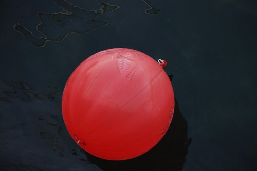 balloon  water  tale
