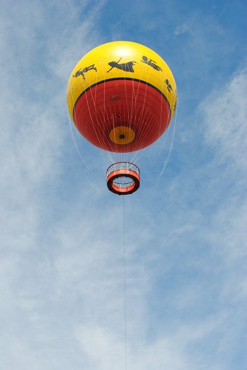 balloon  clouds  sky