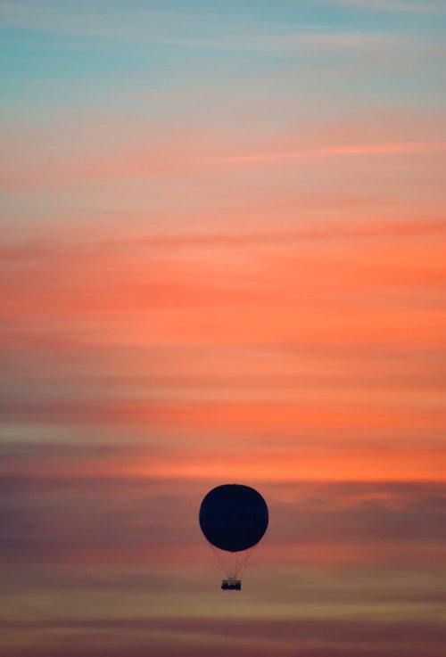 balloon  sky  color