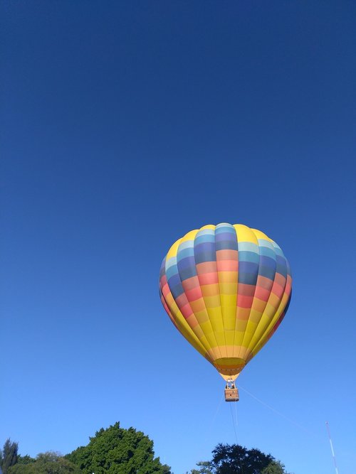 balloon  sky  color