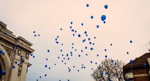 balloons blue sky