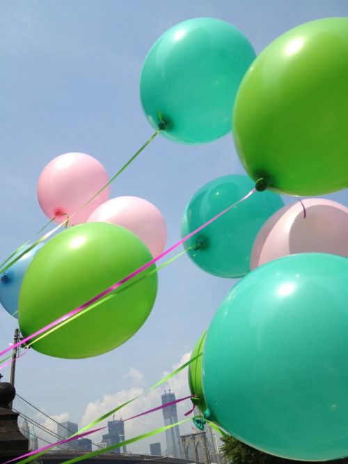 balloons sky brooklyn