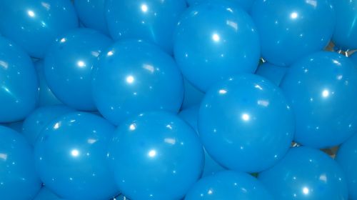 balloons blue fly