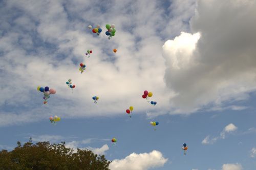 balloons sky entschweben