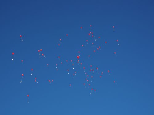 balloons fly wedding