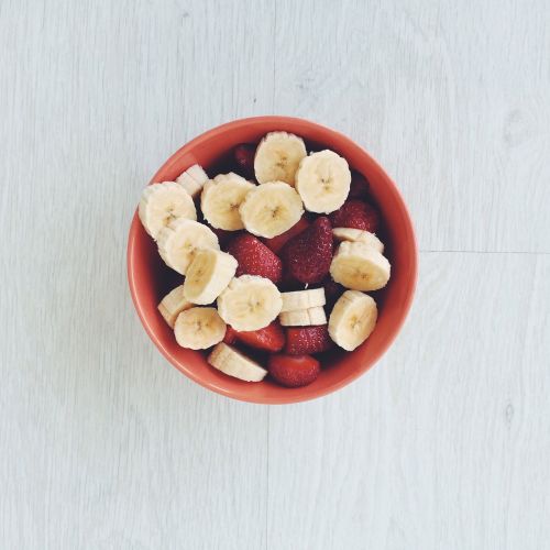 banana strawberries breakfast