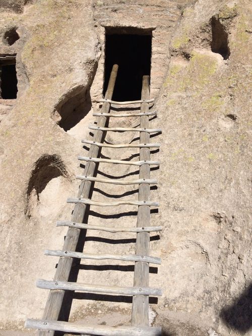bandelier national monument ladder cliff dwelling