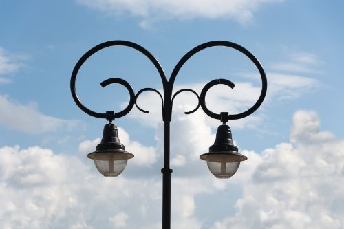 bánfihunyad dual-lamp lamp post
