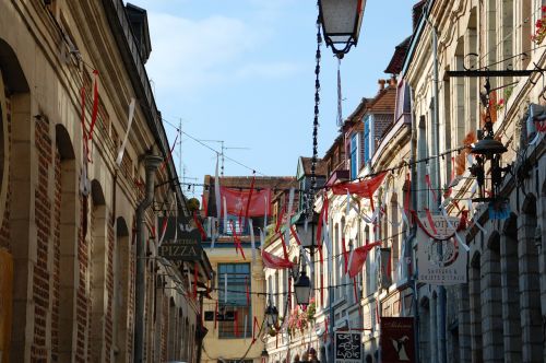 banners street colors