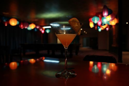 bar cocktail travel
