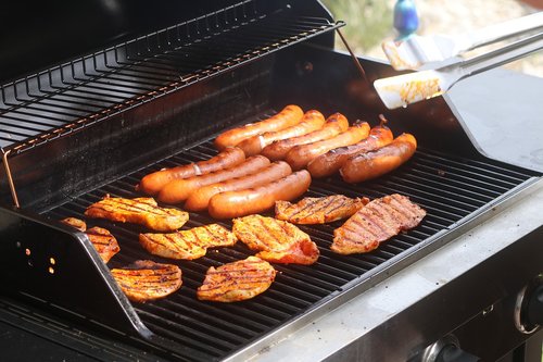 barbecue  summer  sausage