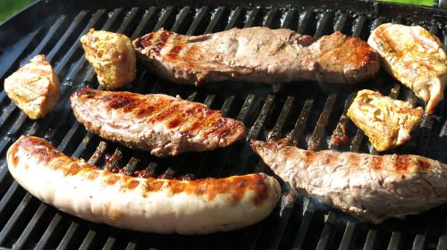 barbecue bratwurst grill