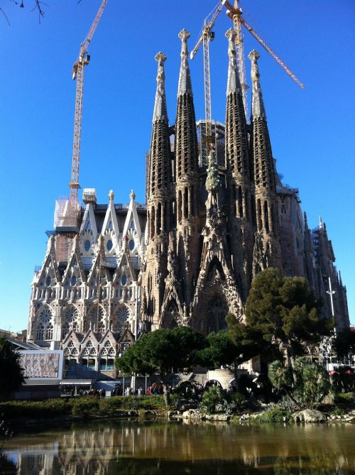 sagrada família church morning