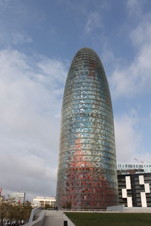 barcelona diagonal architecture