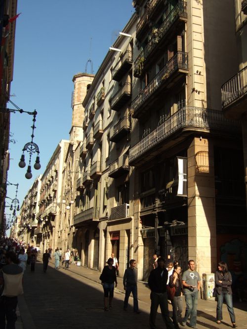 barcelona architecture street