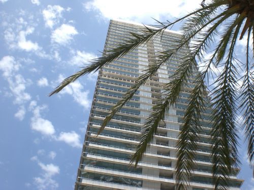 barcelona skyscraper building