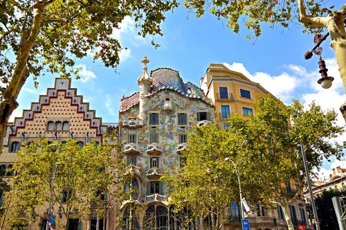 barcelona  monument  architecture