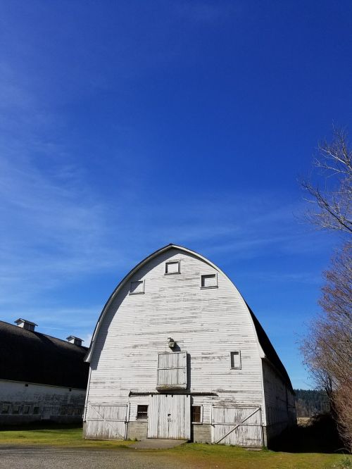 barn farm building