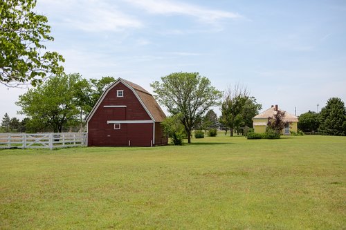 barn  kansas  farm